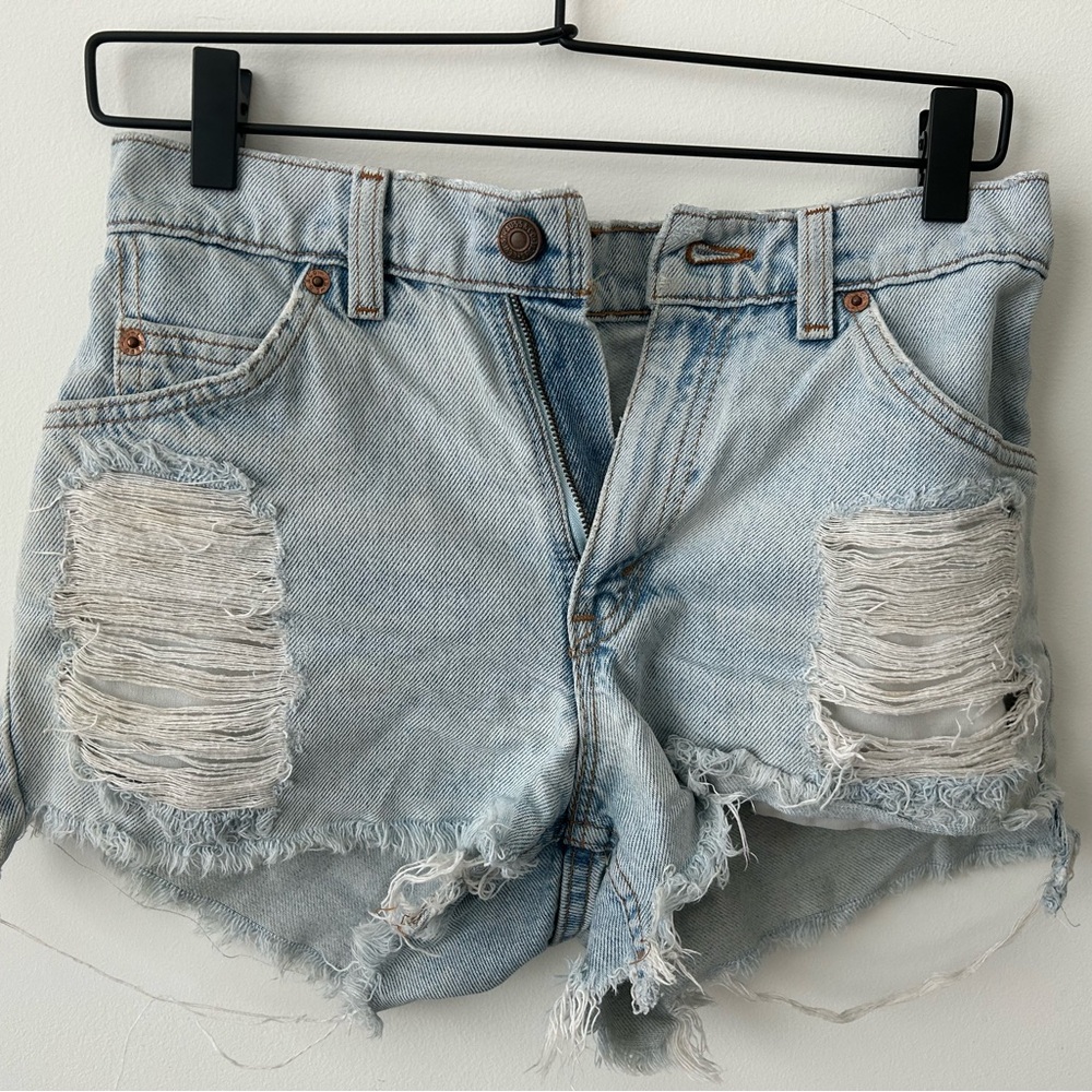 Levi cut off shorts size 00/24